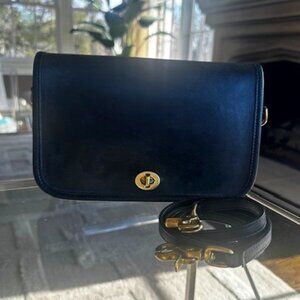 Vintage Coach Pocket Purse 9755 Black Leather Brass Crossbody Shoulder Clutch